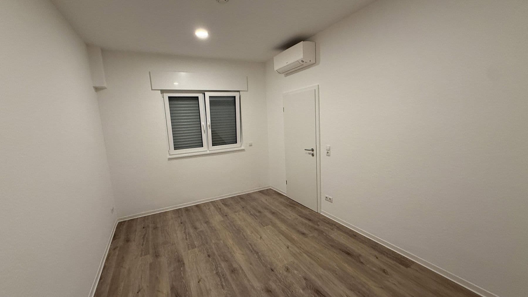 Pronájem bytu 5+1 117 m², Andernach, Porýní-Falc Pronájem bytu 5+1 117 m², Andernach, Porýní-Falc