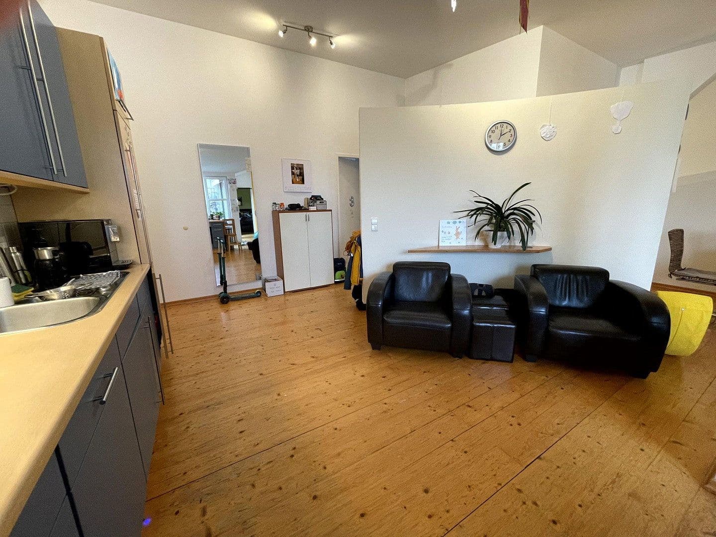 Prodej bytu 3+1 119 m², Berlin, Berlín Prodej bytu 3+1 119 m², Berlin, Berlín