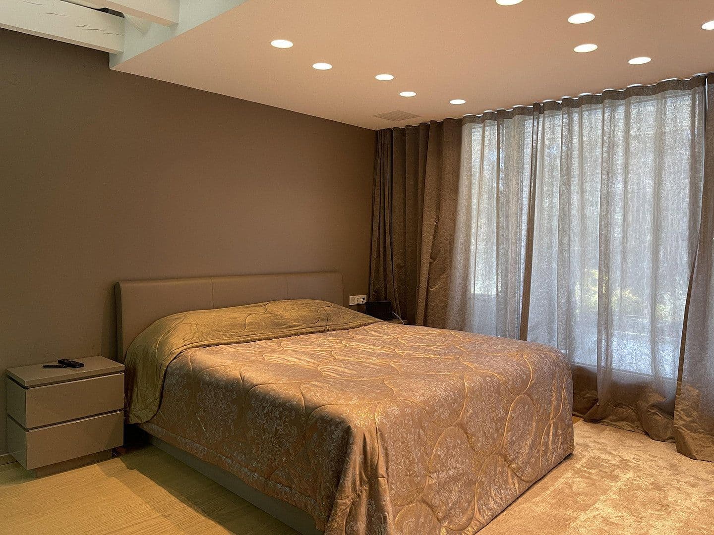 Pronájem bytu 5+1 224 m², Düsseldorf, Severní Porýní-Vestfálsko Pronájem bytu 5+1 224 m², Düsseldorf, Severní Porýní-Vestfálsko