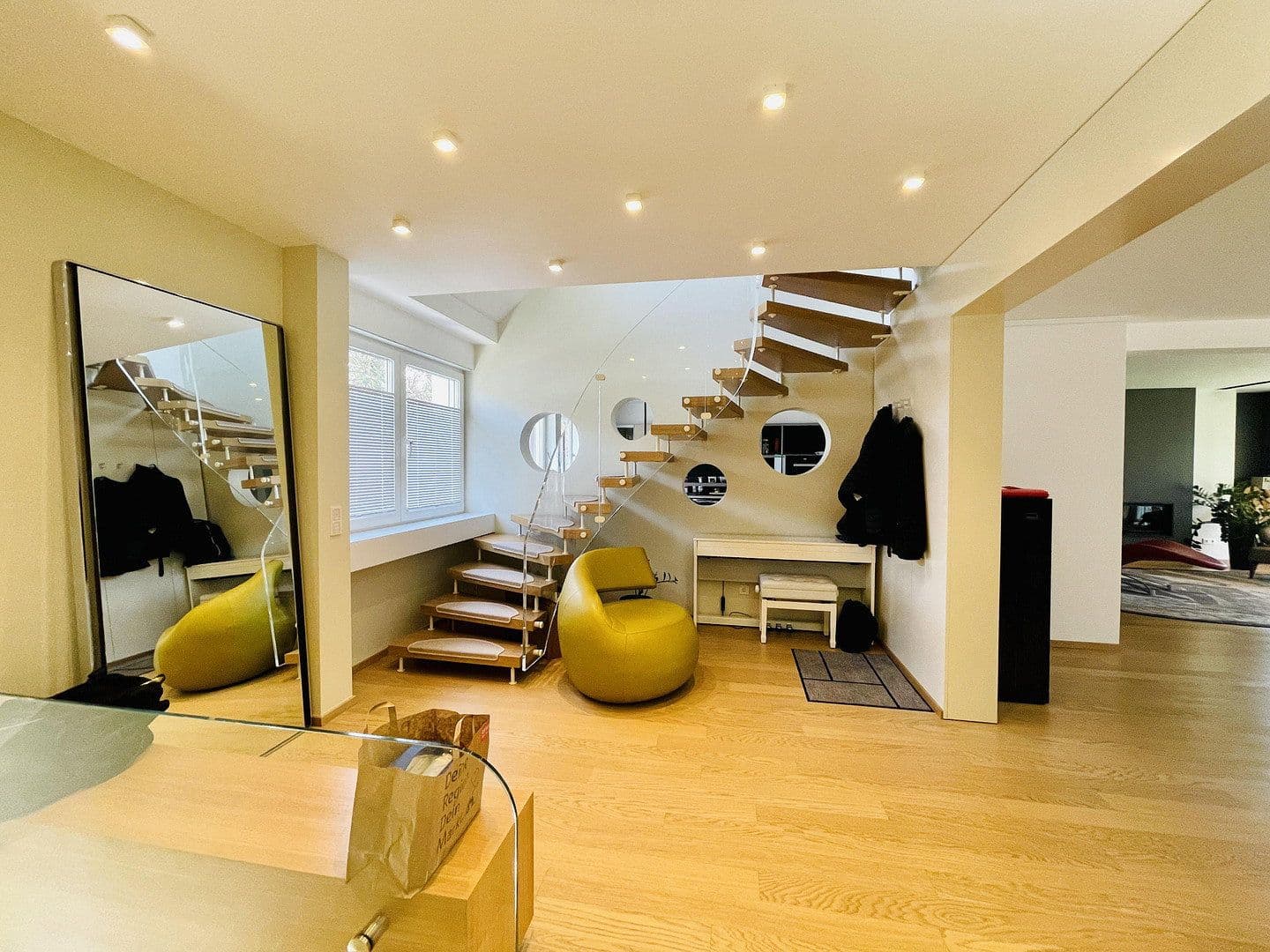 Pronájem bytu 5+1 224 m², Düsseldorf, Severní Porýní-Vestfálsko Pronájem bytu 5+1 224 m², Düsseldorf, Severní Porýní-Vestfálsko