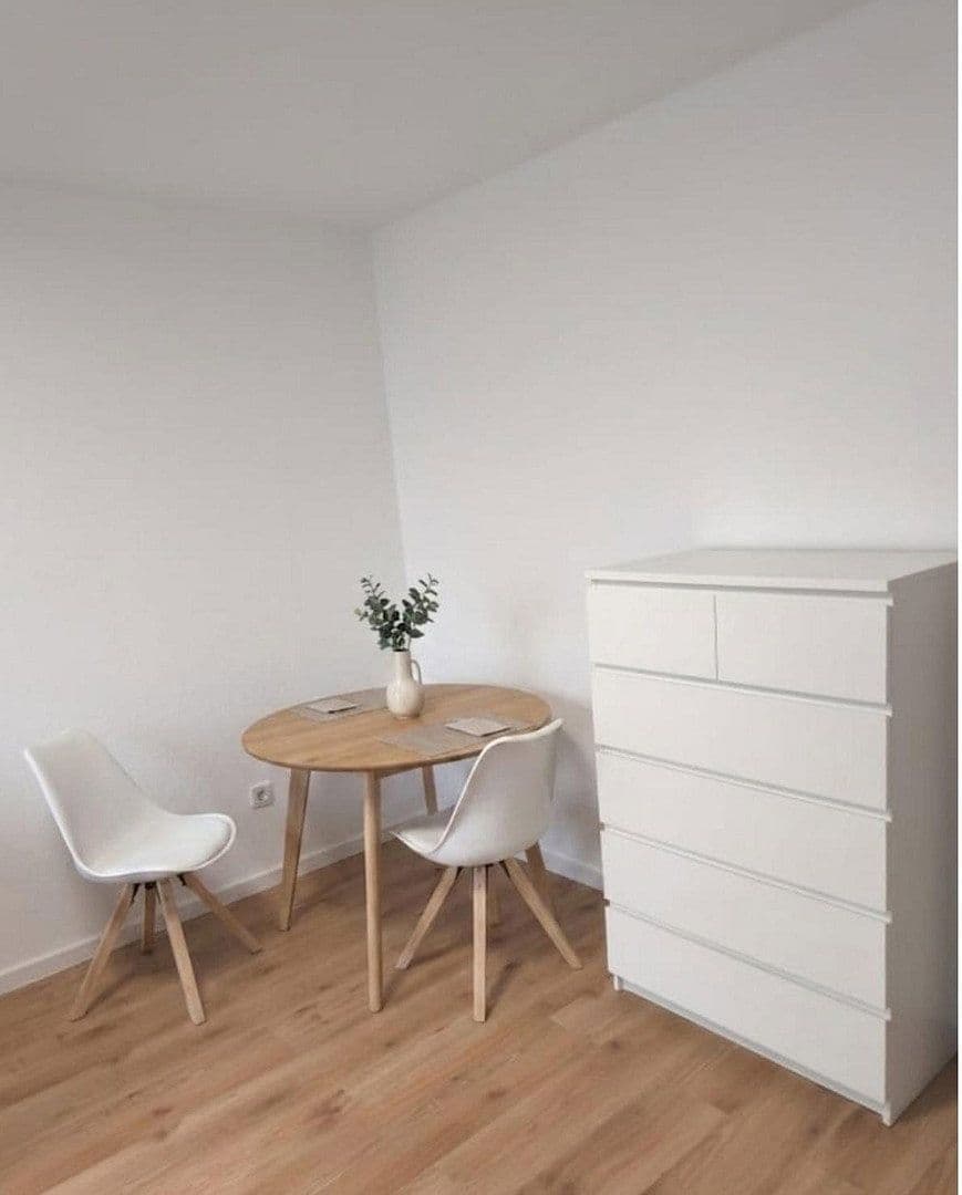 Pronájem bytu 1+kk 35 m², Arnulfstraße, Köln, Severní Porýní-Vestfálsko Pronájem bytu 1+kk 35 m², Arnulfstraße, Köln, Severní Porýní-Vestfálsko