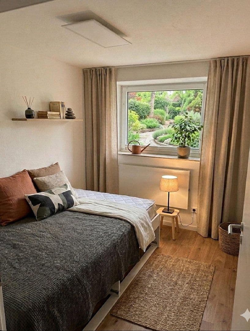 Pronájem bytu 1+kk 35 m², Arnulfstraße, Köln, Severní Porýní-Vestfálsko Pronájem bytu 1+kk 35 m², Arnulfstraße, Köln, Severní Porýní-Vestfálsko