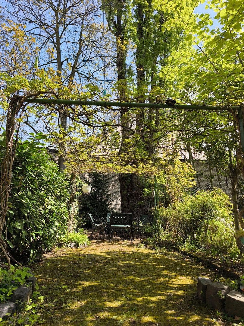 Pronájem bytu 1+kk 35 m², Arnulfstraße, Köln, Severní Porýní-Vestfálsko Pronájem bytu 1+kk 35 m², Arnulfstraße, Köln, Severní Porýní-Vestfálsko