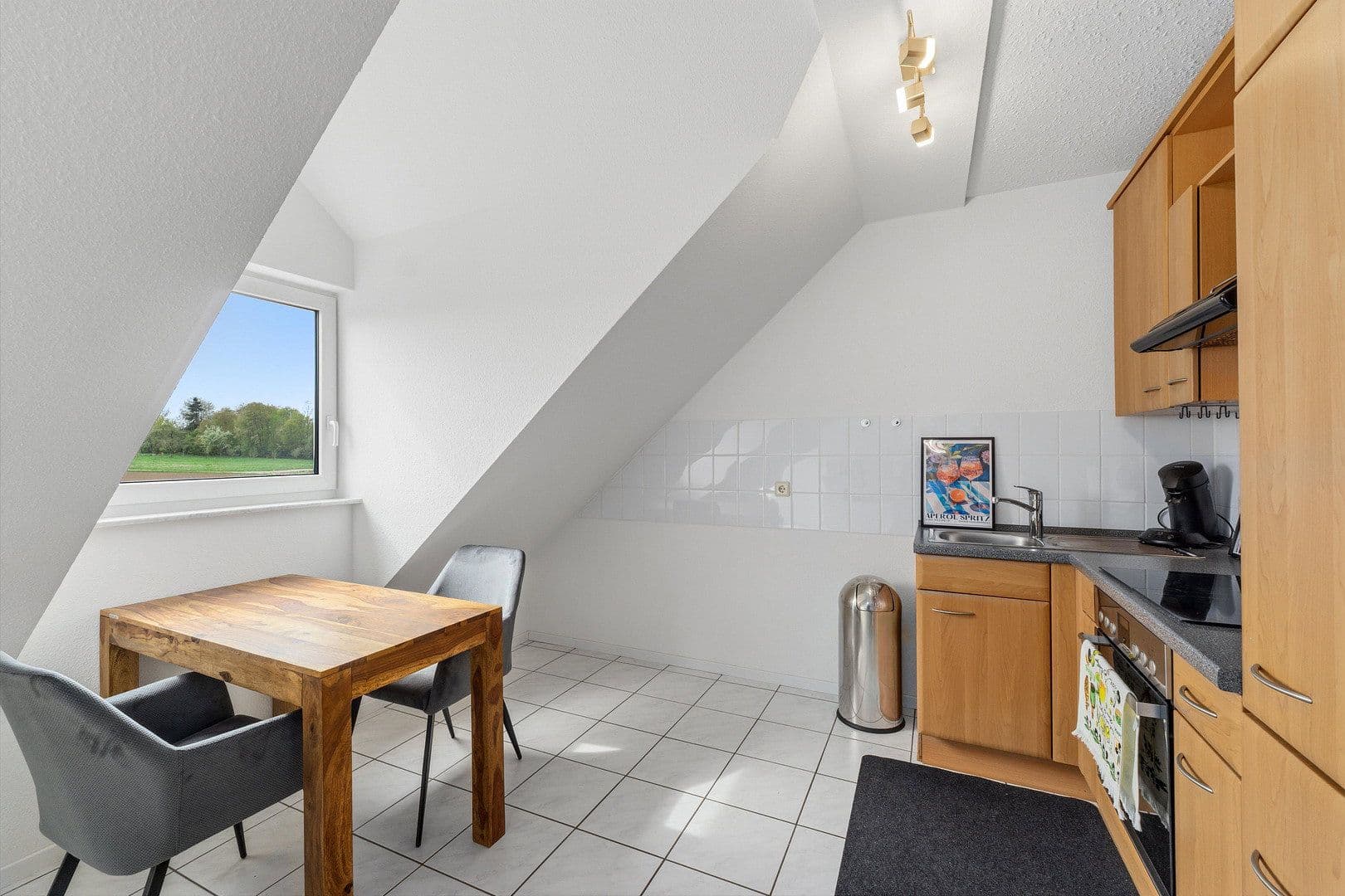 Pronájem bytu 1+1 35 m², Bachwiesenstraße 17, Bad Vilbel, Hessen Pronájem bytu 1+1 35 m², Bachwiesenstraße 17, Bad Vilbel, Hessen