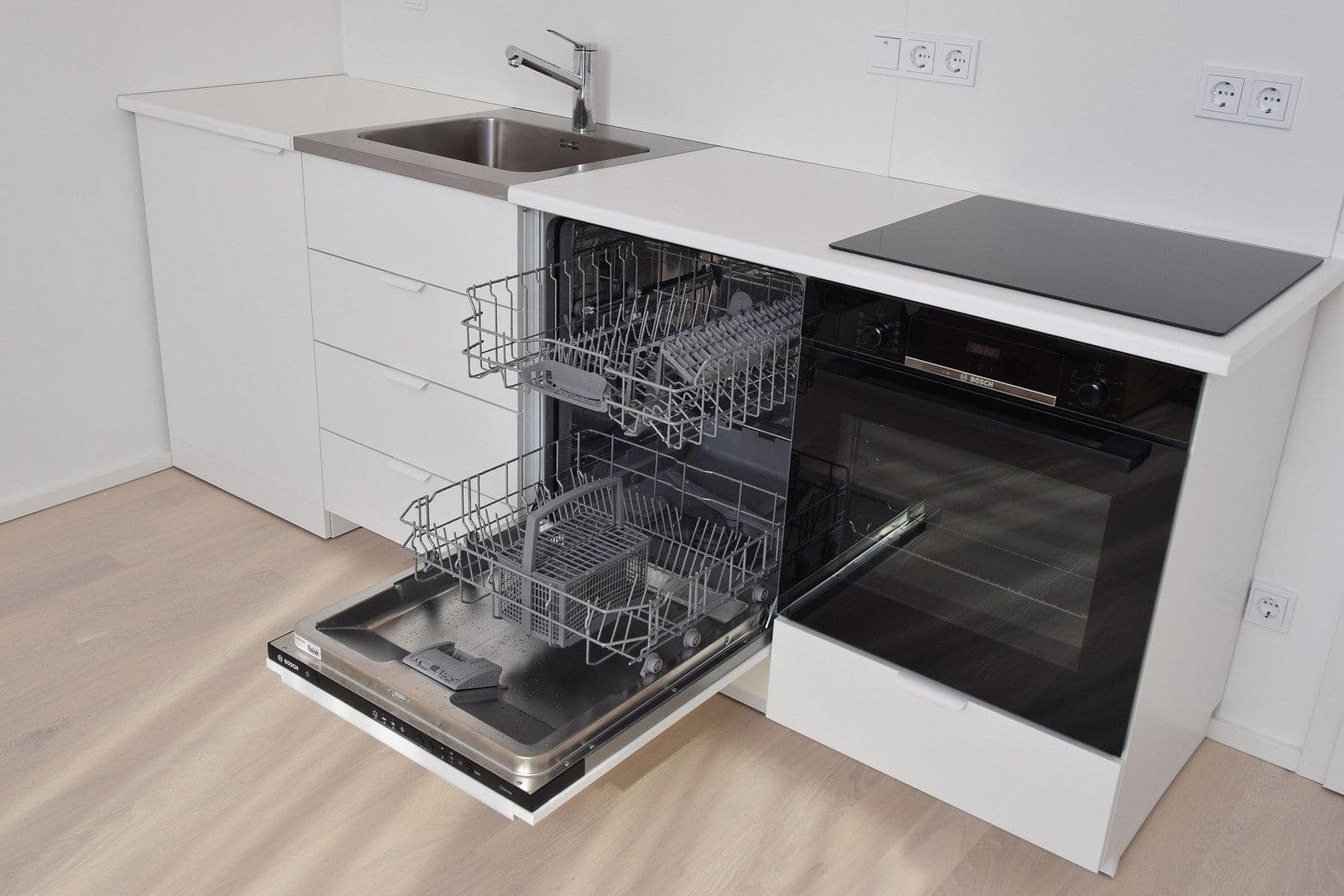 Pronájem bytu 1+1 30 m², Trudering Kyivstraße, München Trudering, Bavorsko Pronájem bytu 1+1 30 m², Trudering Kyivstraße, München Trudering, Bavorsko