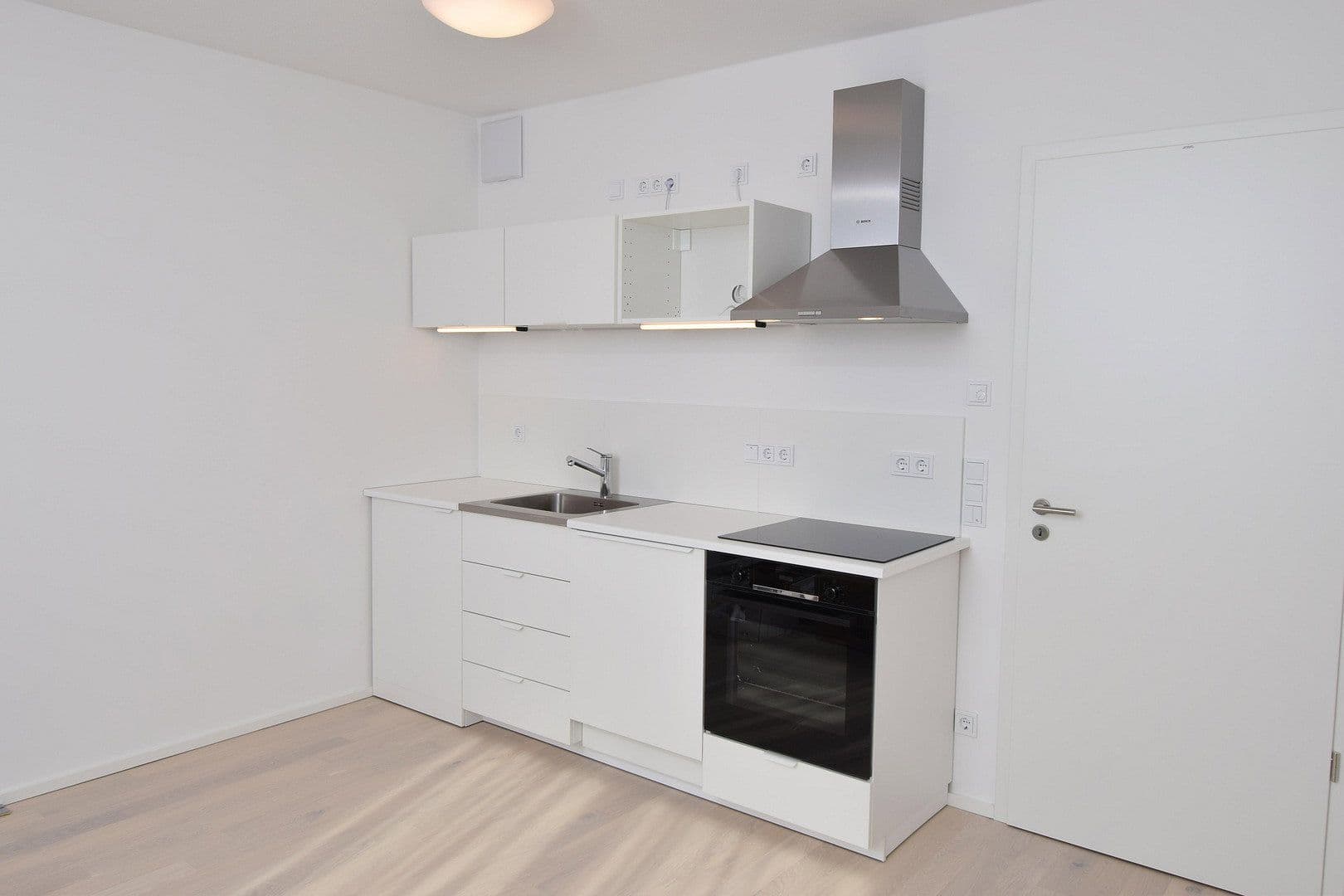 Pronájem bytu 1+1 30 m², Trudering Kyivstraße, München Trudering, Bavorsko Pronájem bytu 1+1 30 m², Trudering Kyivstraße, München Trudering, Bavorsko