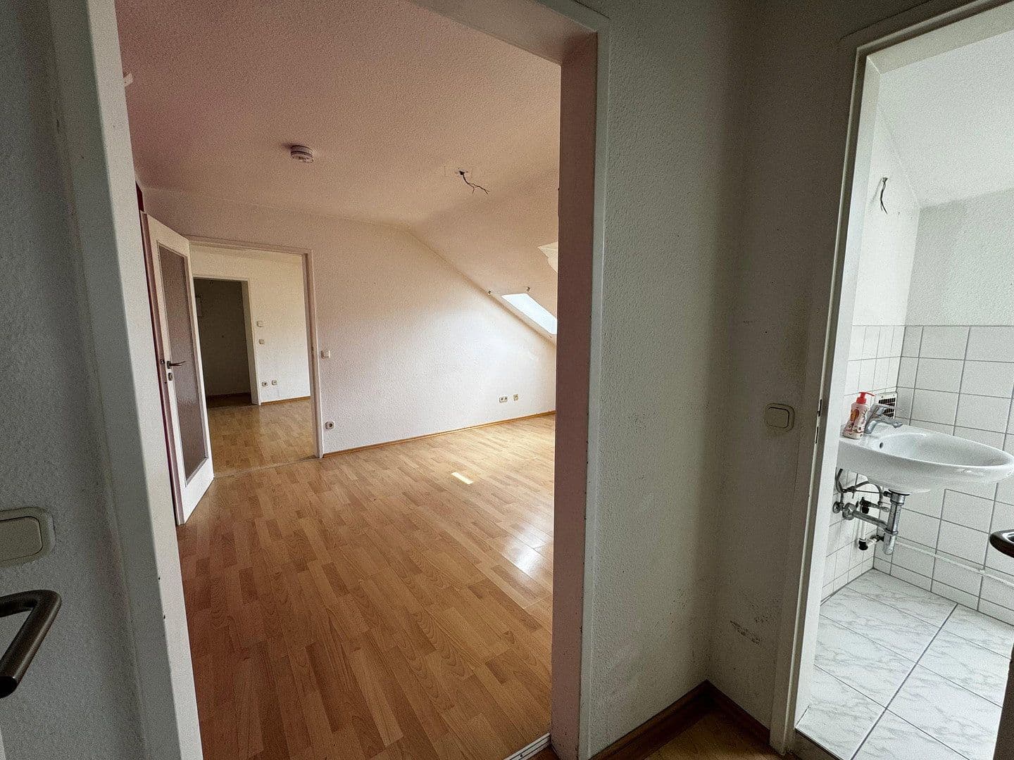 Pronájem bytu 2+1 49 m², Kirchstraße 21, Darmstadt, Hessen Pronájem bytu 2+1 49 m², Kirchstraße 21, Darmstadt, Hessen