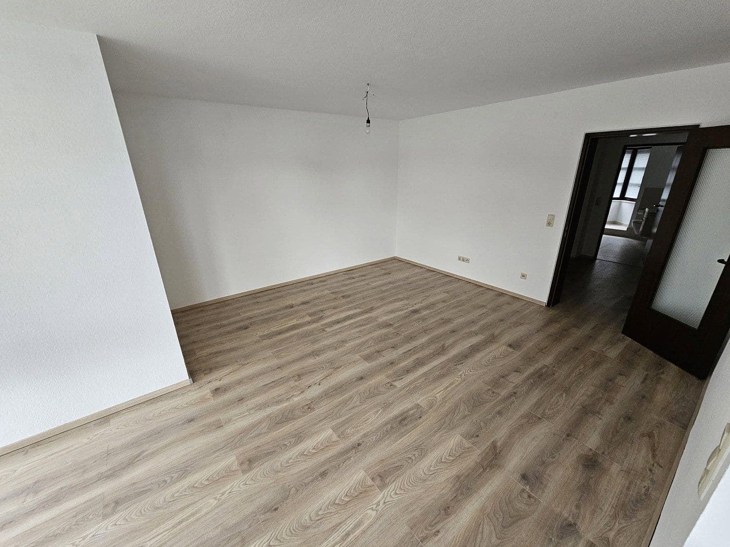 Pronájem bytu 2+1 75 m², Wiesbaden, Hessen Pronájem bytu 2+1 75 m², Wiesbaden, Hessen