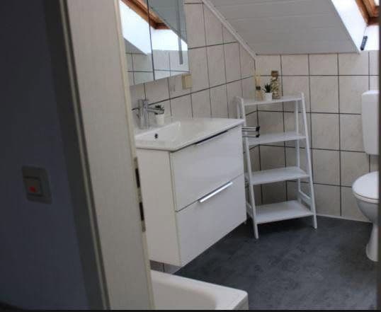 Pronájem bytu 2+1 35 m², Tal Str. 18/1, Untergruppenbach, Bádensko-Württembersko Pronájem bytu 2+1 35 m², Tal Str. 18/1, Untergruppenbach, Bádensko-Württembersko