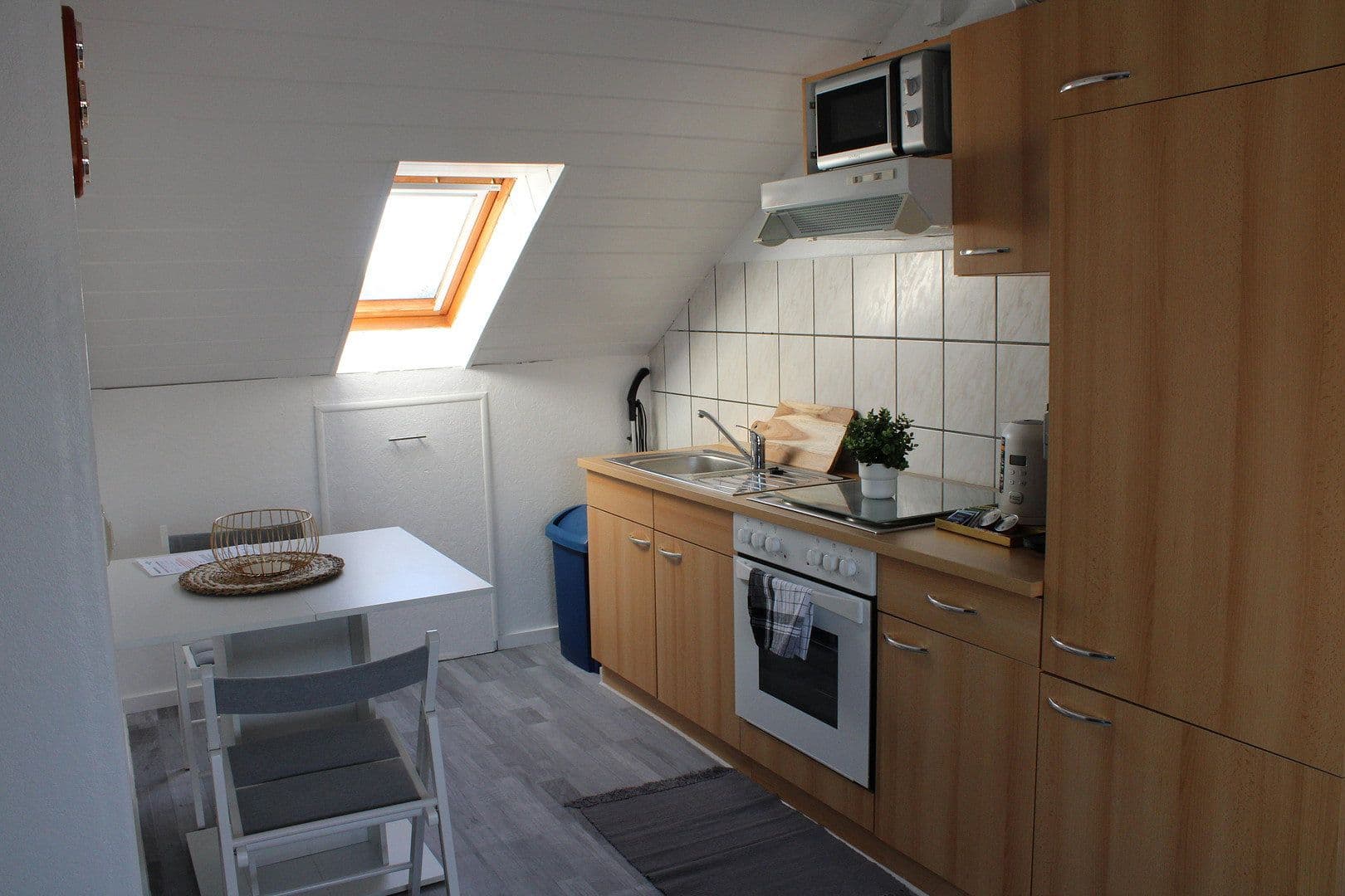 Pronájem bytu 2+1 35 m², Tal Str. 18/1, Untergruppenbach, Bádensko-Württembersko Pronájem bytu 2+1 35 m², Tal Str. 18/1, Untergruppenbach, Bádensko-Württembersko