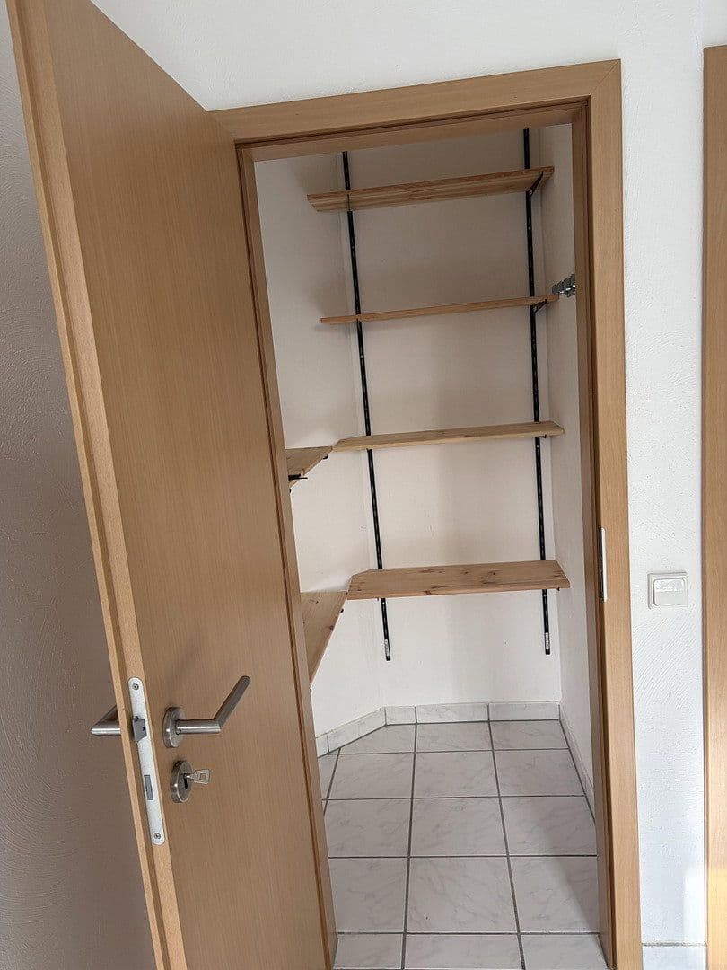 Pronájem bytu 2+1 105 m², Kirchstraße 2, Saarbrücken, Země Sársko Pronájem bytu 2+1 105 m², Kirchstraße 2, Saarbrücken, Země Sársko