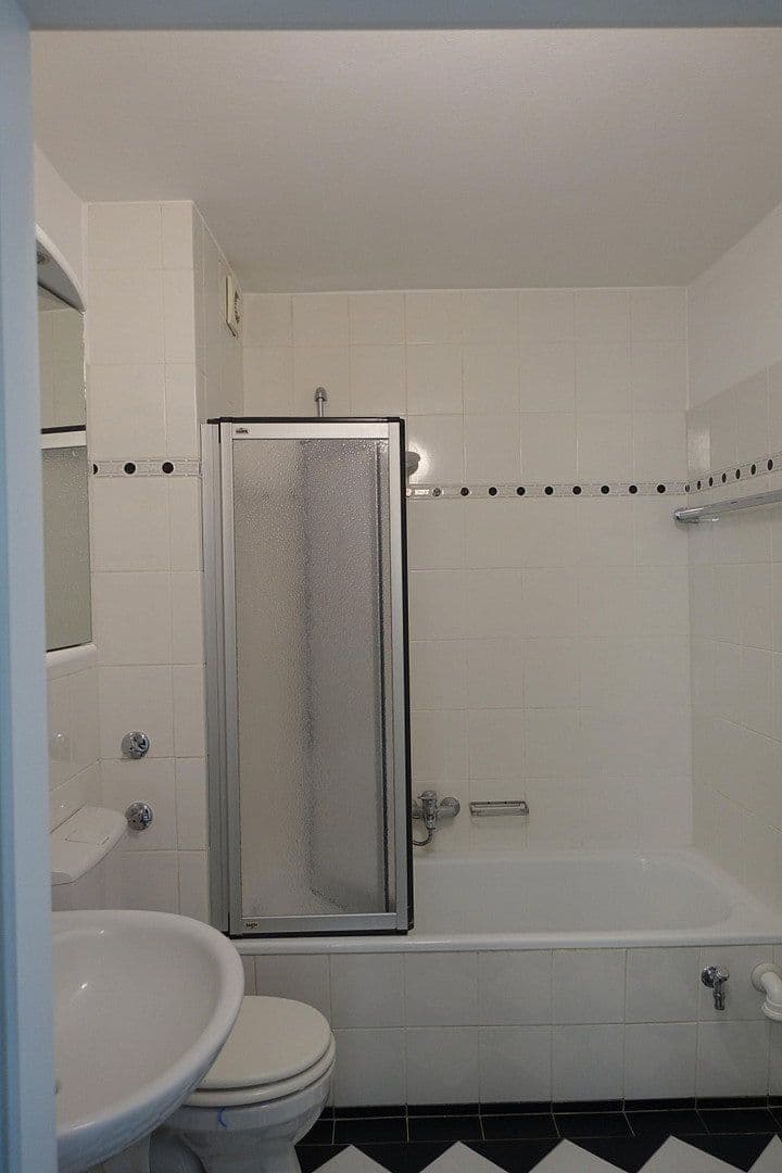 Pronájem bytu 3+1 67 m², Köln, Severní Porýní-Vestfálsko Pronájem bytu 3+1 67 m², Köln, Severní Porýní-Vestfálsko