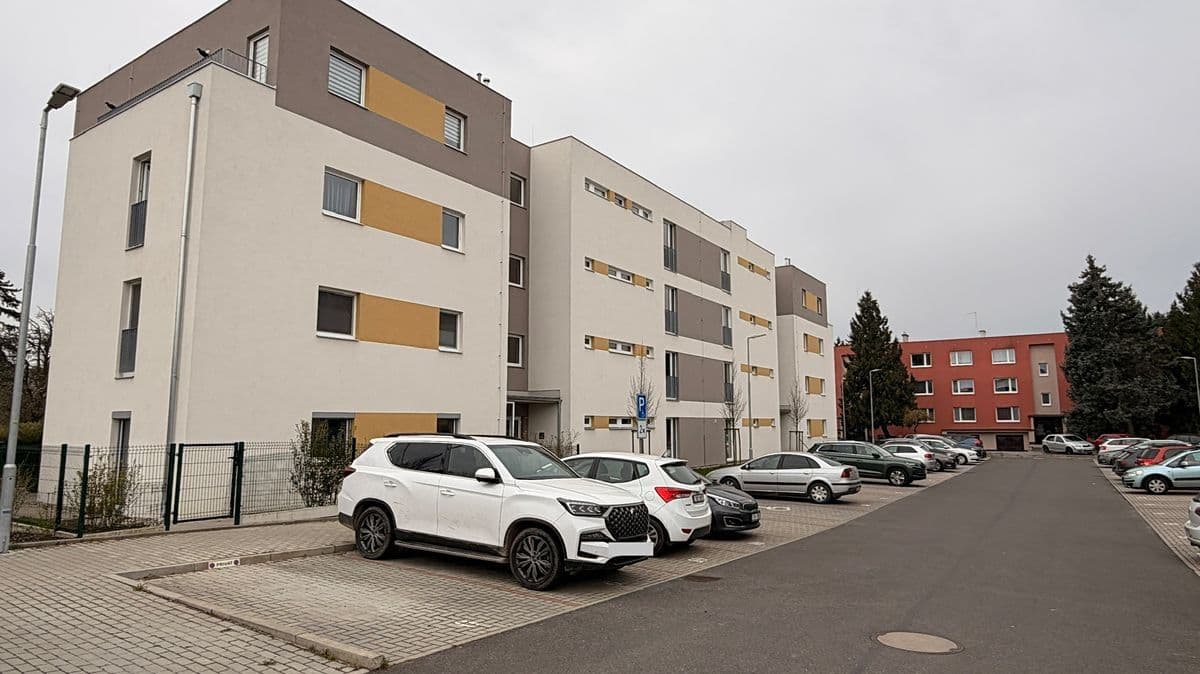 Prodej bytu 2+kk 68 m², U Parketárny, Unhošť, Středočeský kraj Prodej bytu 2+kk 68 m², U Parketárny, Unhošť, Středočeský kraj