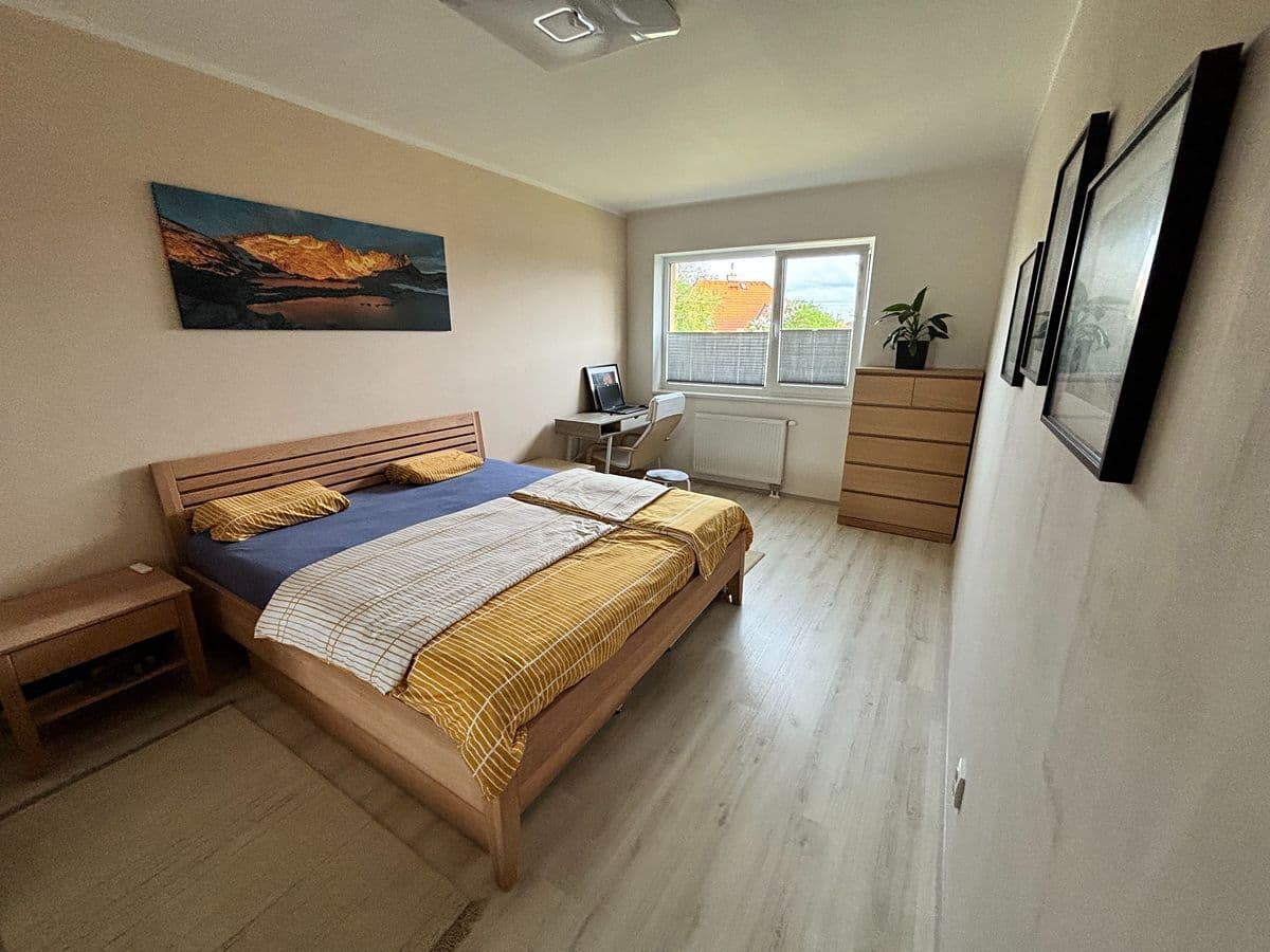 Prodej bytu 2+kk 68 m², U Parketárny, Unhošť, Středočeský kraj Prodej bytu 2+kk 68 m², U Parketárny, Unhošť, Středočeský kraj