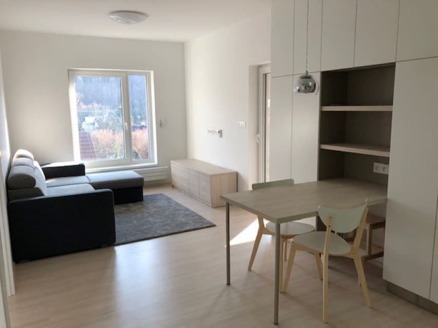Pronájem bytu 2+kk 50 m², Meziříčská, Rožnov pod Radhoštěm, Zlínský kraj Pronájem bytu 2+kk 50 m², Meziříčská, Rožnov pod Radhoštěm, Zlínský kraj