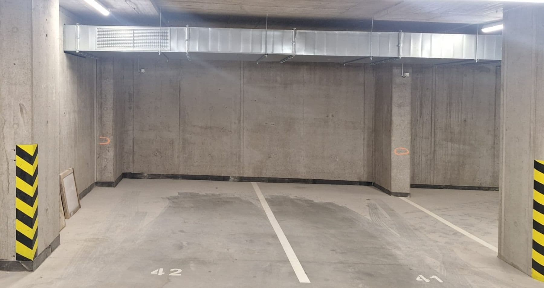 Pronájem garáže 25 m², Ondrova, Brno, Jihomoravský kraj Pronájem garáže 25 m², Ondrova, Brno, Jihomoravský kraj