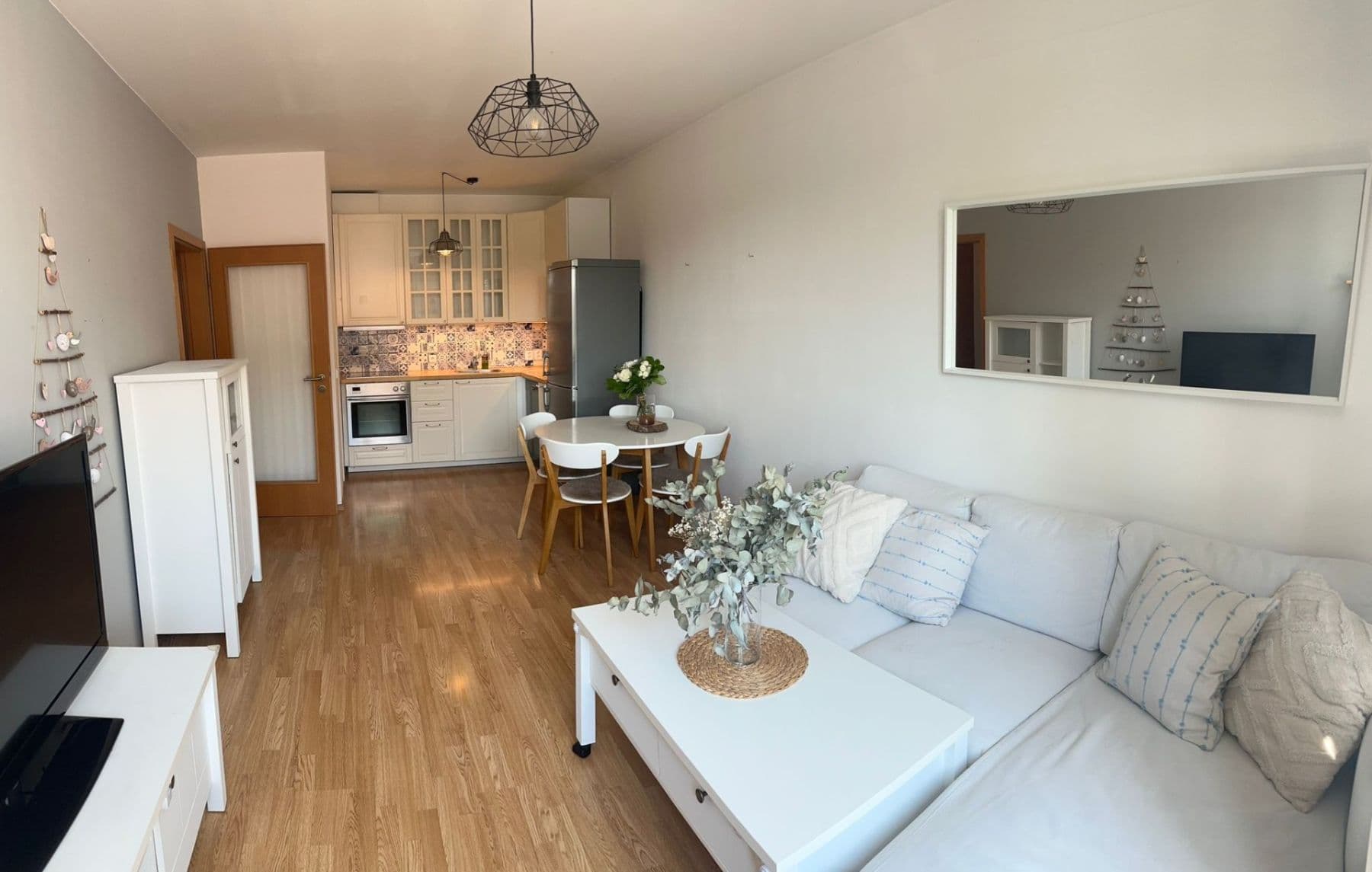 Pronájem bytu 2+kk 45 m², Hrušovanské náměstí, Praha, Praha Pronájem bytu 2+kk 45 m², Hrušovanské náměstí, Praha, Praha