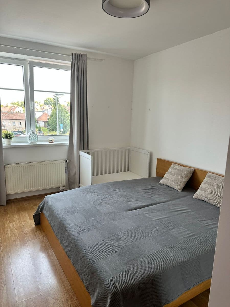 Pronájem bytu 2+kk 45 m², Hrušovanské náměstí, Praha, Praha Pronájem bytu 2+kk 45 m², Hrušovanské náměstí, Praha, Praha