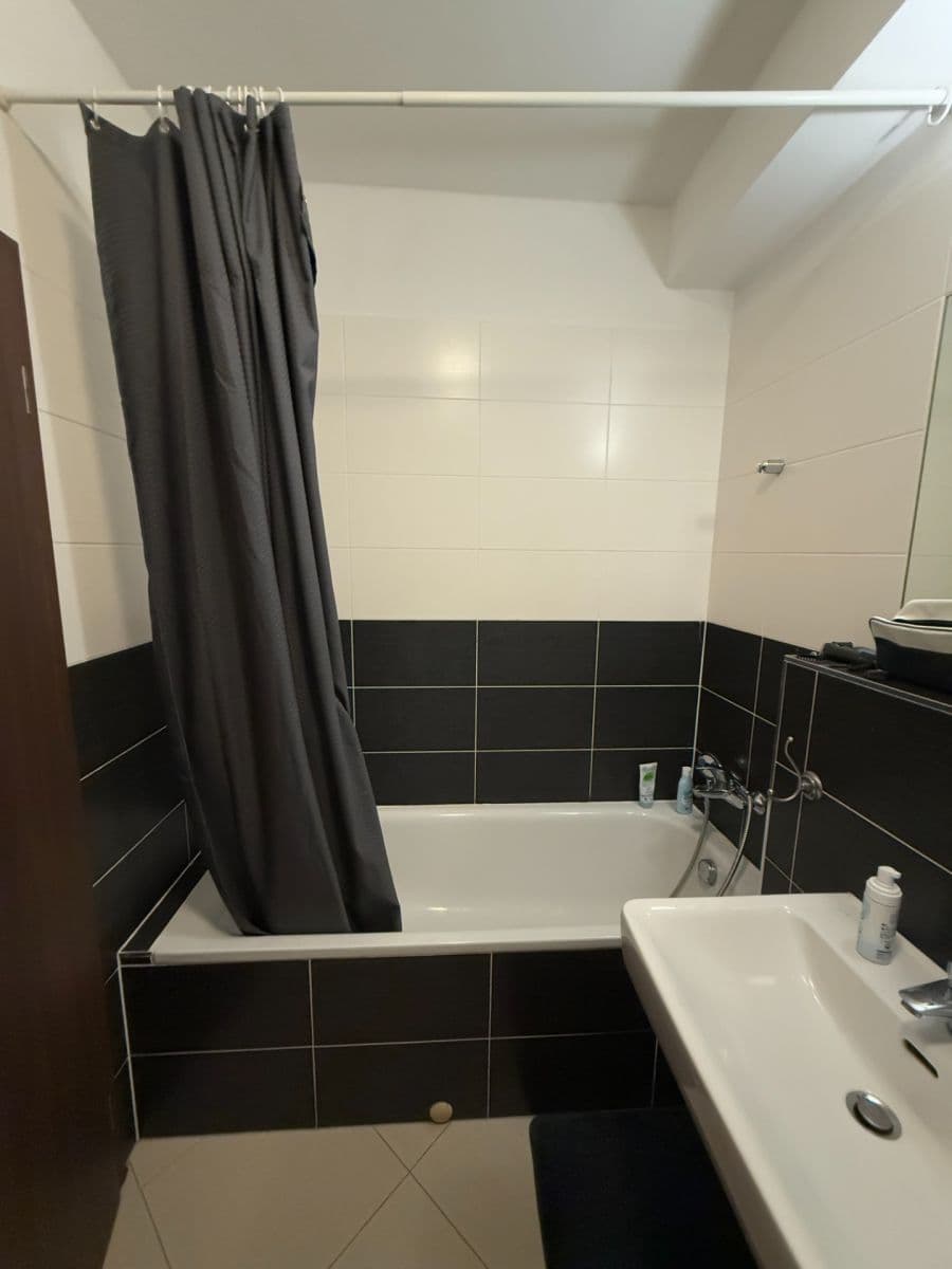 Pronájem bytu 1+kk 30 m², Svitákova, Praha, Praha Pronájem bytu 1+kk 30 m², Svitákova, Praha, Praha