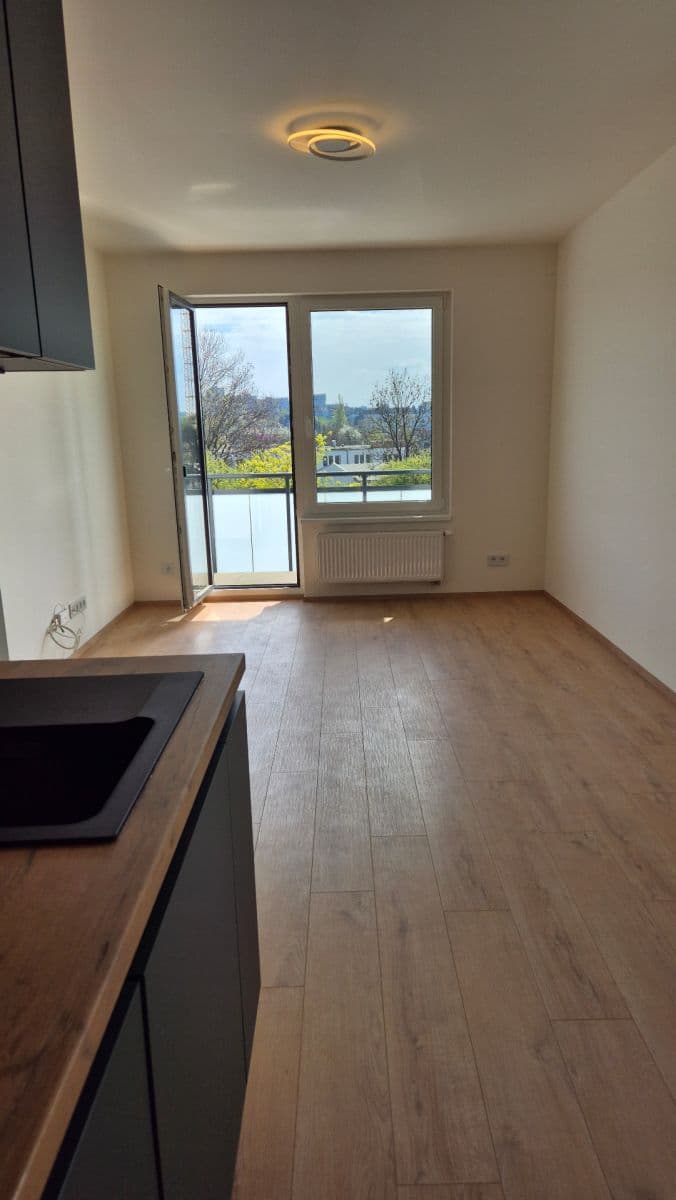 Pronájem bytu 2+kk 45 m², Strančická, Praha, Praha Pronájem bytu 2+kk 45 m², Strančická, Praha, Praha