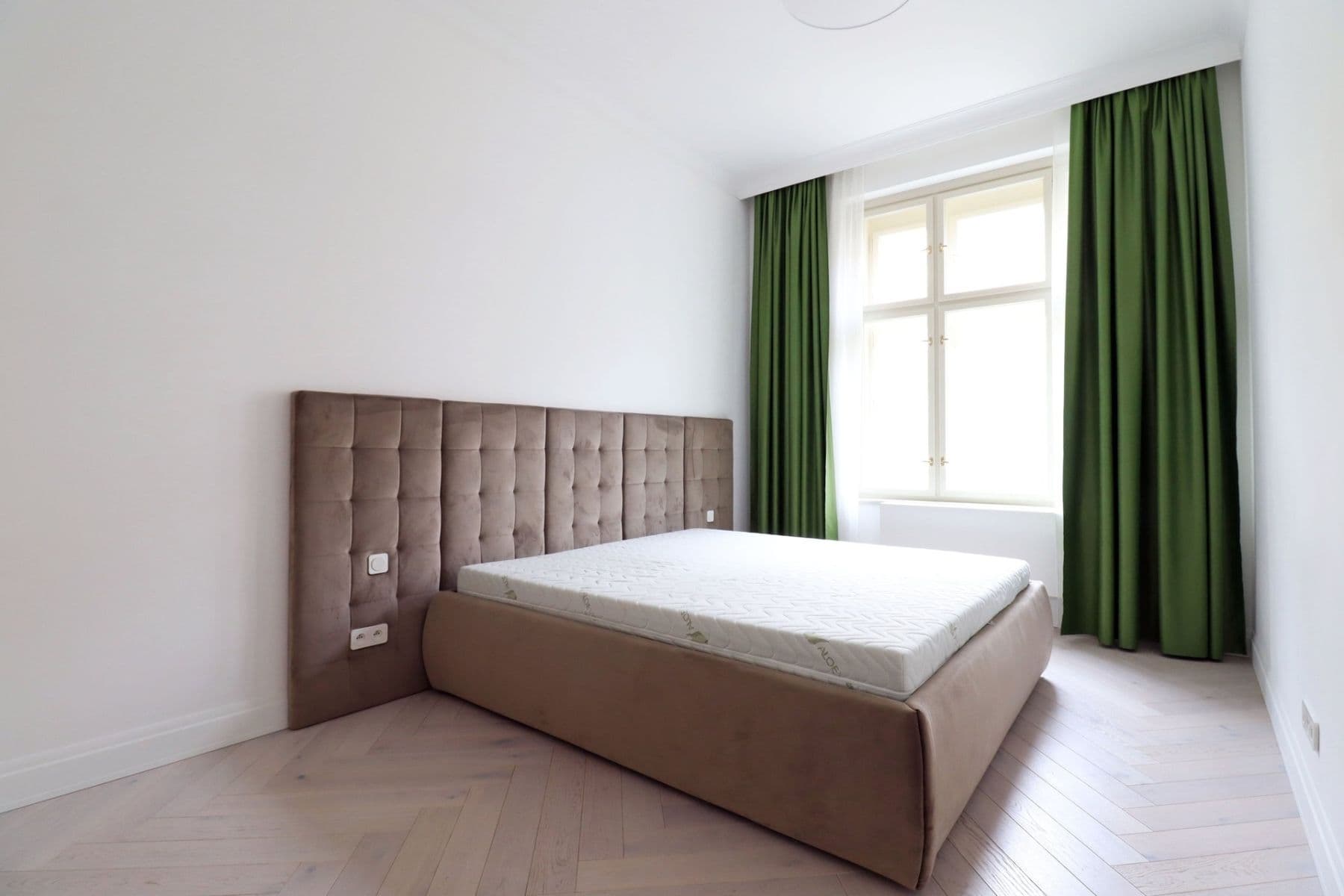 Pronájem bytu 2+kk 75 m², Mánesova, Praha, Praha Pronájem bytu 2+kk 75 m², Mánesova, Praha, Praha