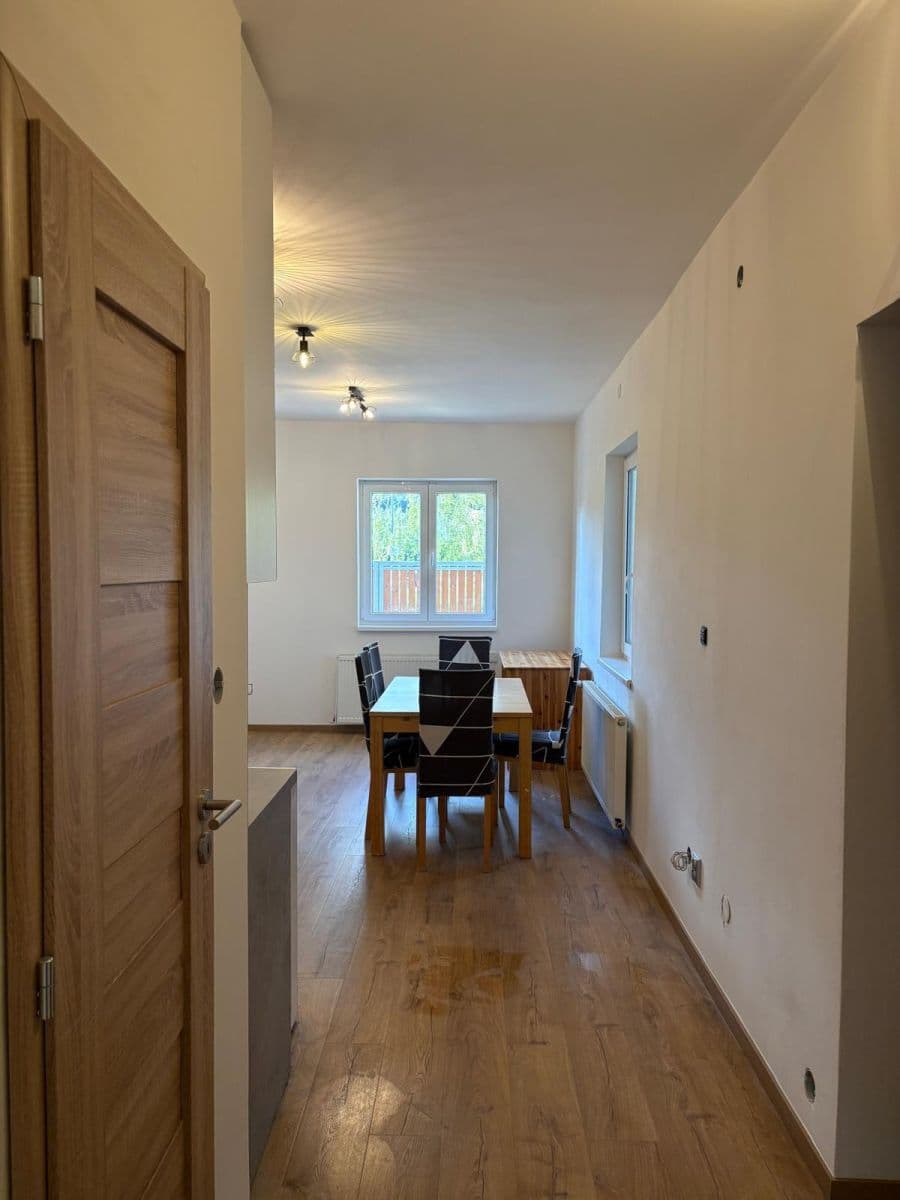 Pronájem bytu 2+kk 35 m², Řevnická, Lety, Středočeský kraj Pronájem bytu 2+kk 35 m², Řevnická, Lety, Středočeský kraj