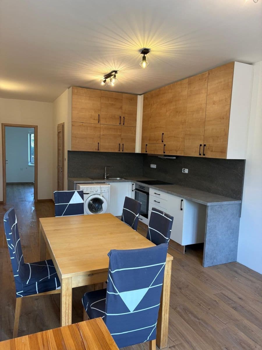 Pronájem bytu 2+kk 35 m², Řevnická, Lety, Středočeský kraj Pronájem bytu 2+kk 35 m², Řevnická, Lety, Středočeský kraj