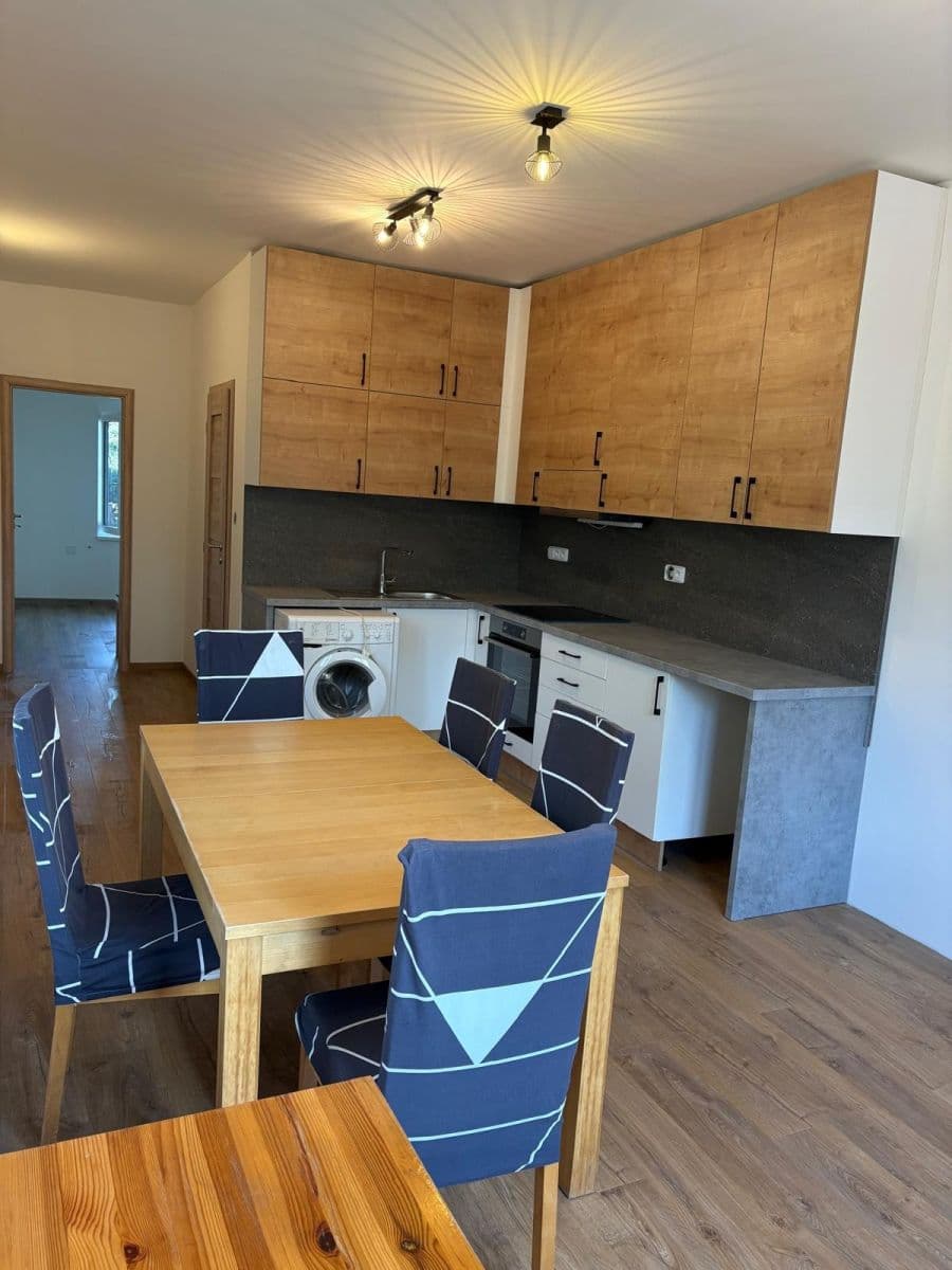 Pronájem bytu 2+kk 35 m², Řevnická, Lety, Středočeský kraj Pronájem bytu 2+kk 35 m², Řevnická, Lety, Středočeský kraj