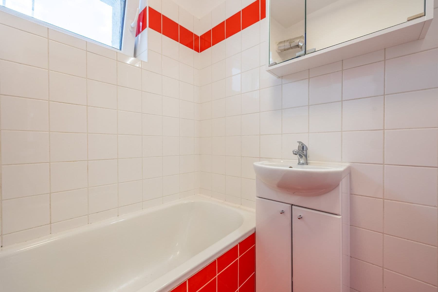 Prodej bytu 1+kk 27 m², U Gymnázia, Praha, Praha Prodej bytu 1+kk 27 m², U Gymnázia, Praha, Praha