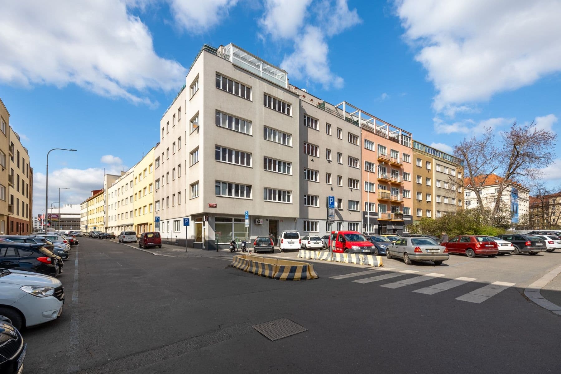 Prodej bytu 1+kk 27 m², U Gymnázia, Praha, Praha Prodej bytu 1+kk 27 m², U Gymnázia, Praha, Praha
