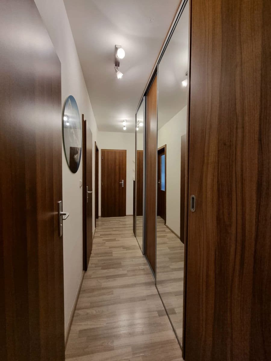 Pronájem bytu 2+kk 52 m², V Honech, Klecany, Středočeský kraj Pronájem bytu 2+kk 52 m², V Honech, Klecany, Středočeský kraj