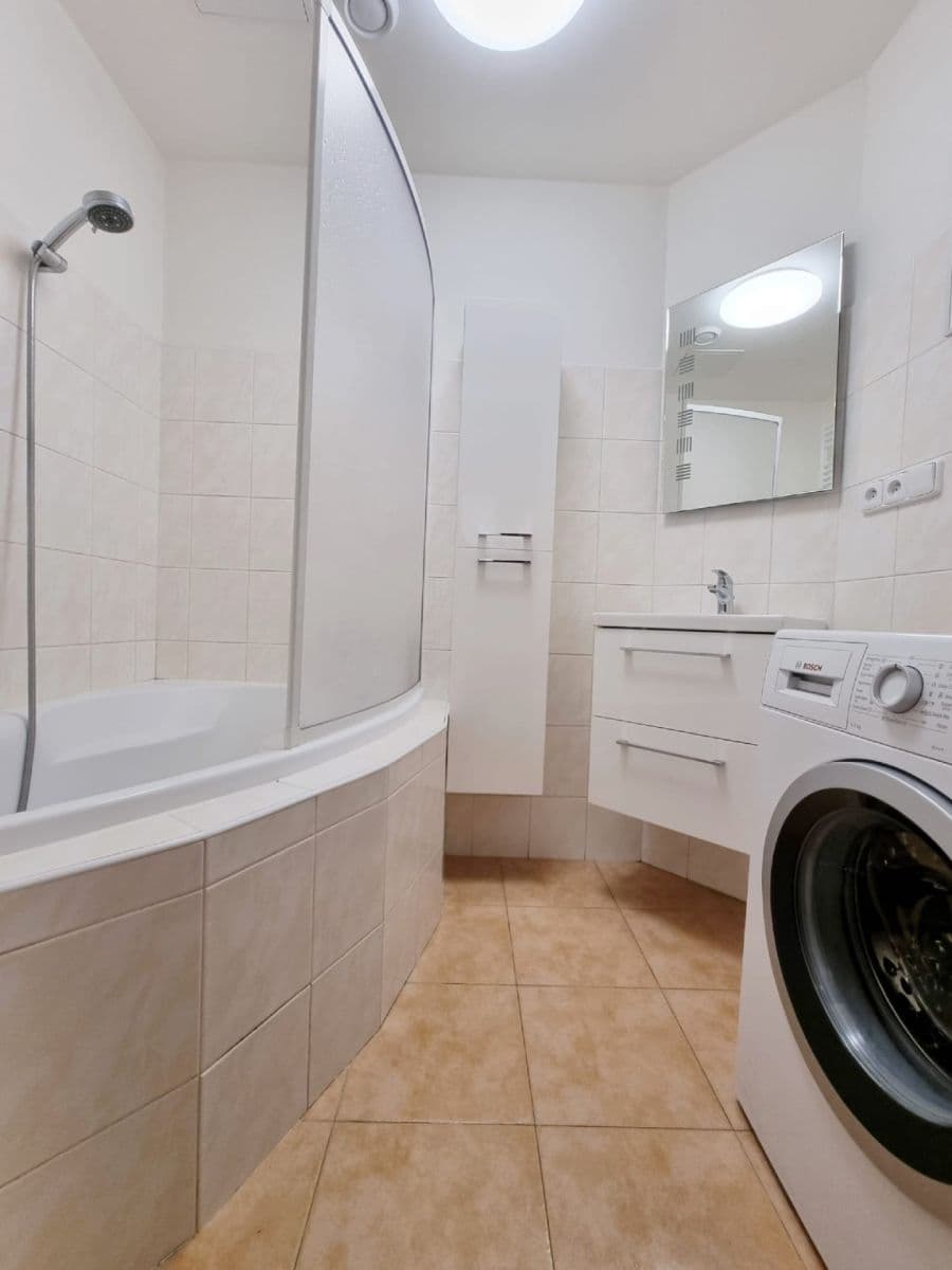 Pronájem bytu 2+kk 52 m², V Honech, Klecany, Středočeský kraj Pronájem bytu 2+kk 52 m², V Honech, Klecany, Středočeský kraj