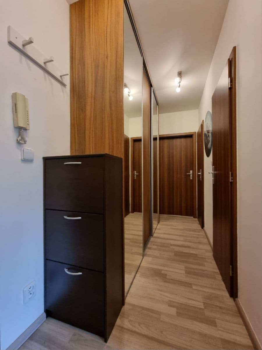 Pronájem bytu 2+kk 52 m², V Honech, Klecany, Středočeský kraj Pronájem bytu 2+kk 52 m², V Honech, Klecany, Středočeský kraj