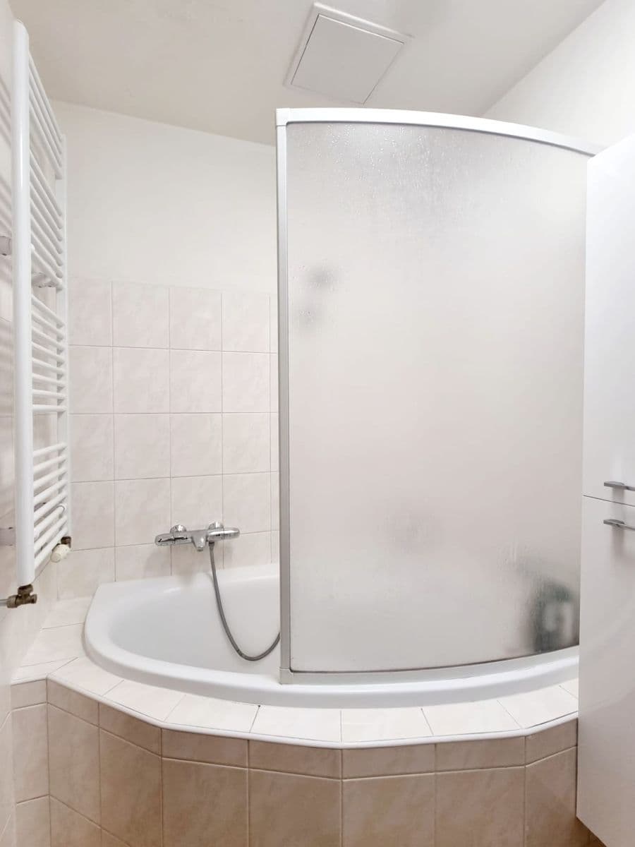 Pronájem bytu 2+kk 52 m², V Honech, Klecany, Středočeský kraj Pronájem bytu 2+kk 52 m², V Honech, Klecany, Středočeský kraj