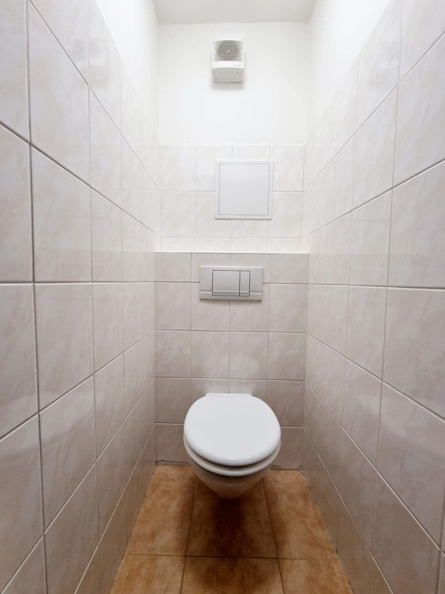 Pronájem bytu 2+kk 52 m², V Honech, Klecany, Středočeský kraj Pronájem bytu 2+kk 52 m², V Honech, Klecany, Středočeský kraj