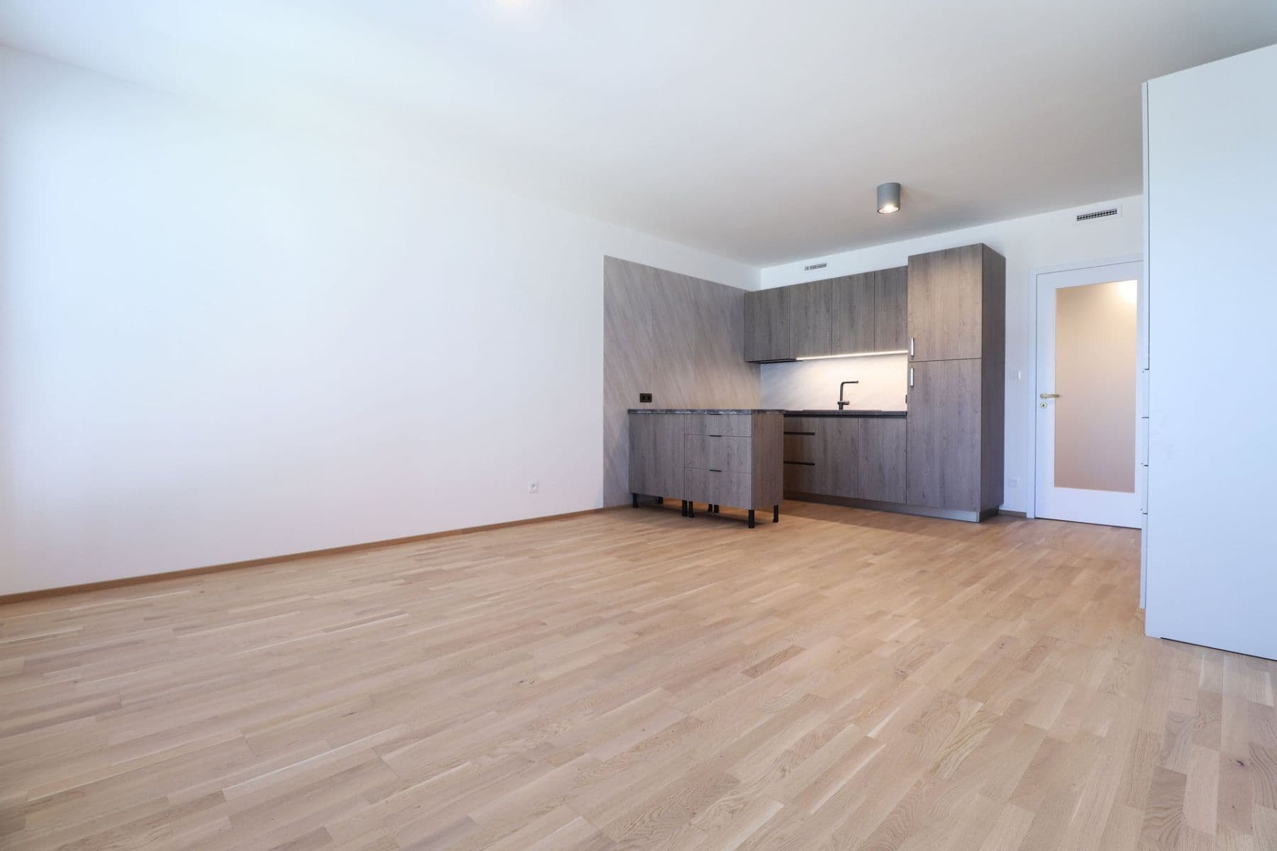 Pronájem bytu 1+kk 36 m², Toyen, Praha, Praha Pronájem bytu 1+kk 36 m², Toyen, Praha, Praha