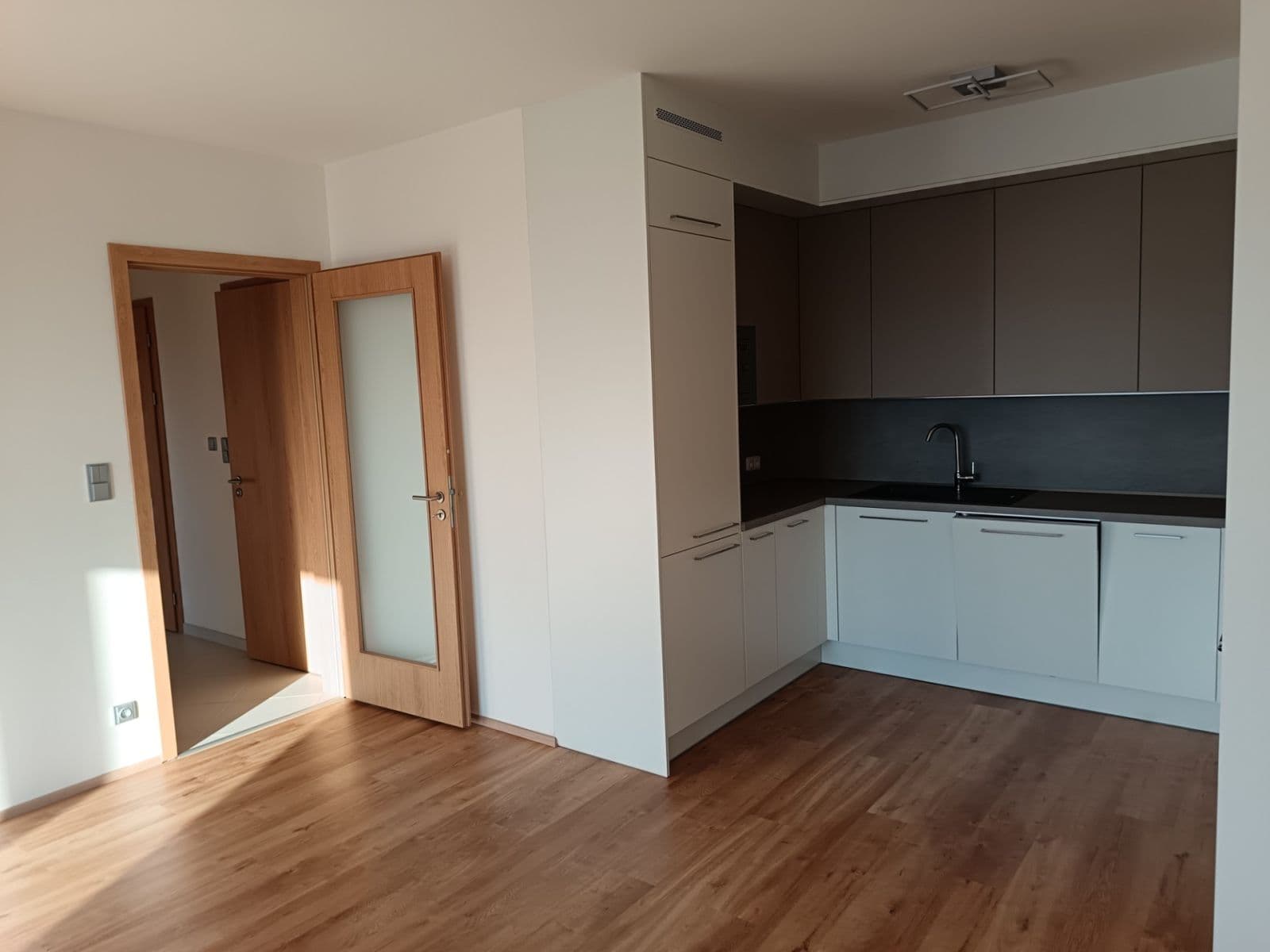 Pronájem bytu 3+kk 96 m², Kardausova, Praha, Praha Pronájem bytu 3+kk 96 m², Kardausova, Praha, Praha