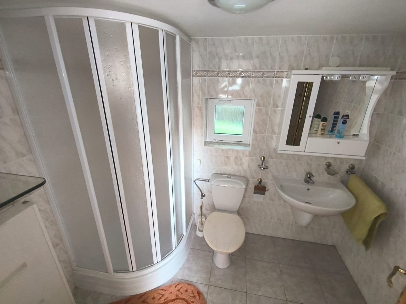 Prodej domu 110 m², pozemek 473 m², Essenská, Hradištko, Středočeský kraj Prodej domu 110 m², pozemek 473 m², Essenská, Hradištko, Středočeský kraj