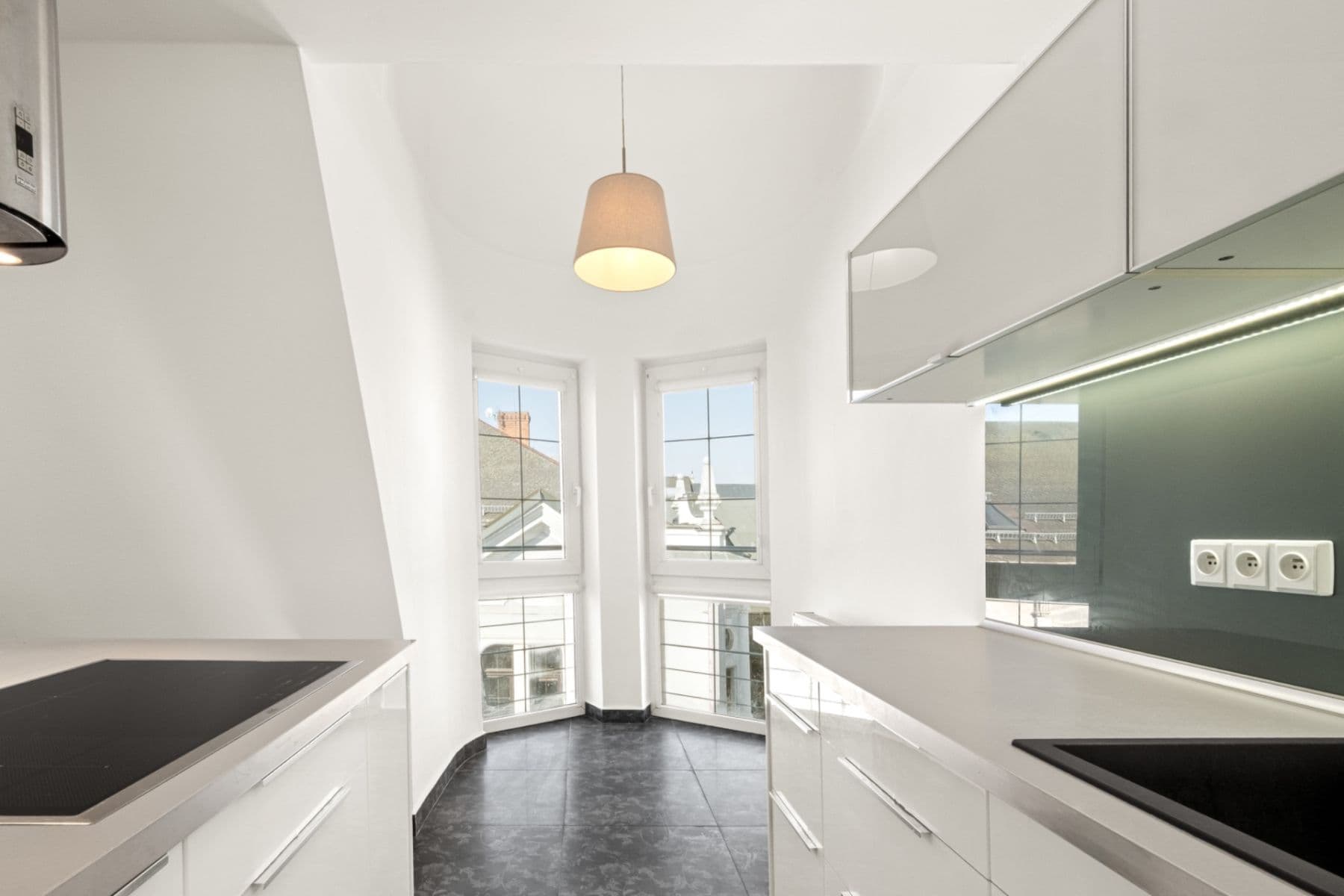 Pronájem bytu 3+1 144 m², Osvoboz. pol. vězňů, Kladno, Středočeský kraj Pronájem bytu 3+1 144 m², Osvoboz. pol. vězňů, Kladno, Středočeský kraj