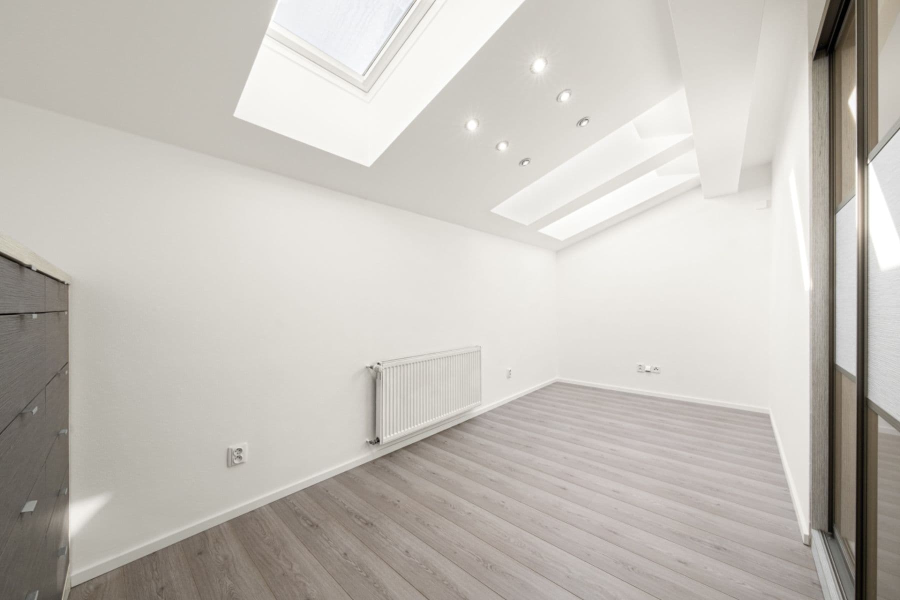 Pronájem bytu 3+1 144 m², Osvoboz. pol. vězňů, Kladno, Středočeský kraj Pronájem bytu 3+1 144 m², Osvoboz. pol. vězňů, Kladno, Středočeský kraj