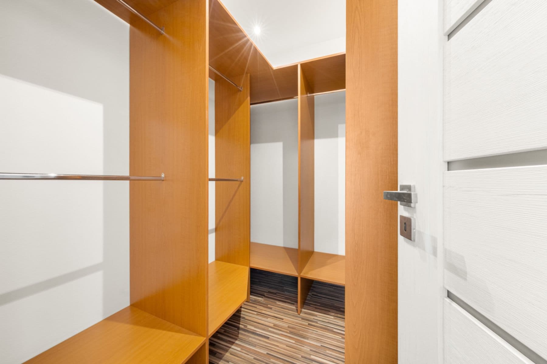 Pronájem bytu 3+1 144 m², Osvoboz. pol. vězňů, Kladno, Středočeský kraj Pronájem bytu 3+1 144 m², Osvoboz. pol. vězňů, Kladno, Středočeský kraj