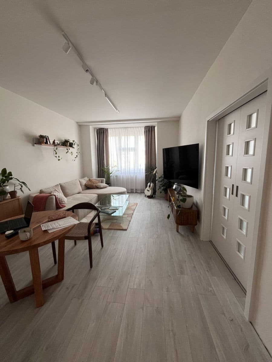 Pronájem bytu 2+1 60 m², Dělnická, Praha, Praha Pronájem bytu 2+1 60 m², Dělnická, Praha, Praha