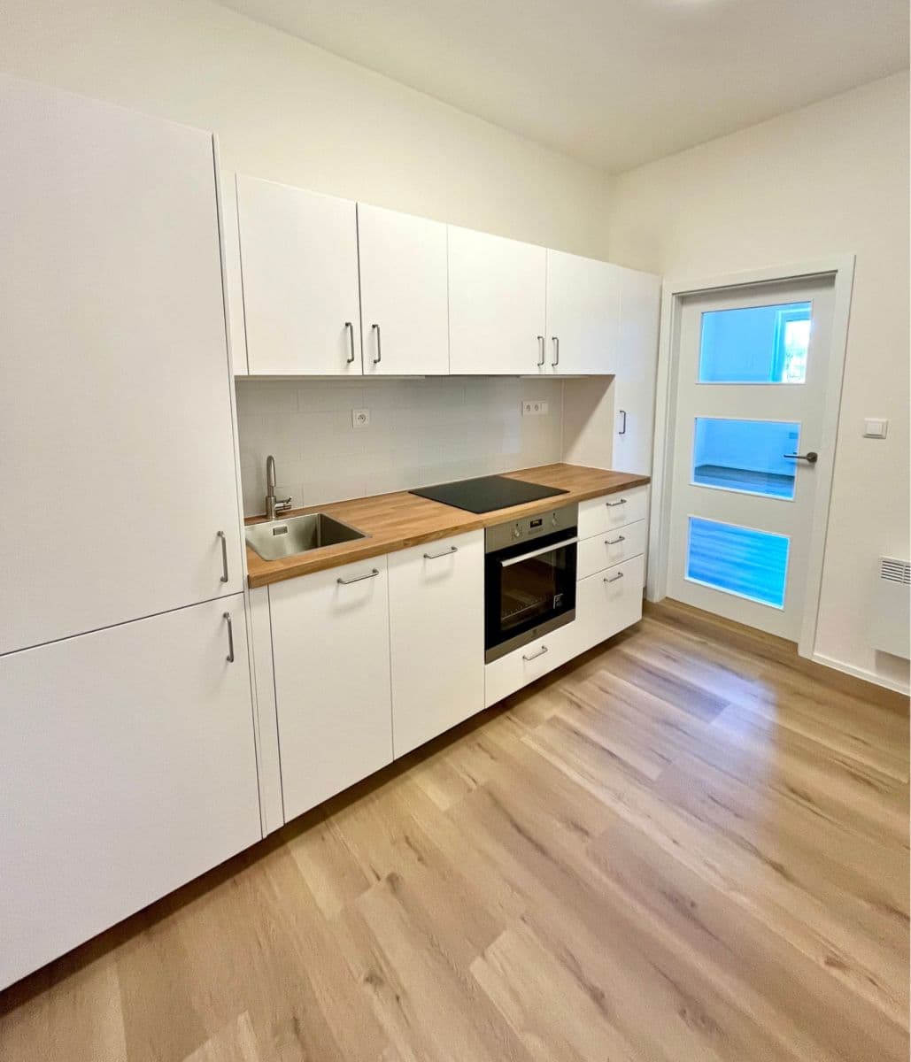 Pronájem bytu 1+1 32 m², Černokostelecká, Praha, Praha Pronájem bytu 1+1 32 m², Černokostelecká, Praha, Praha