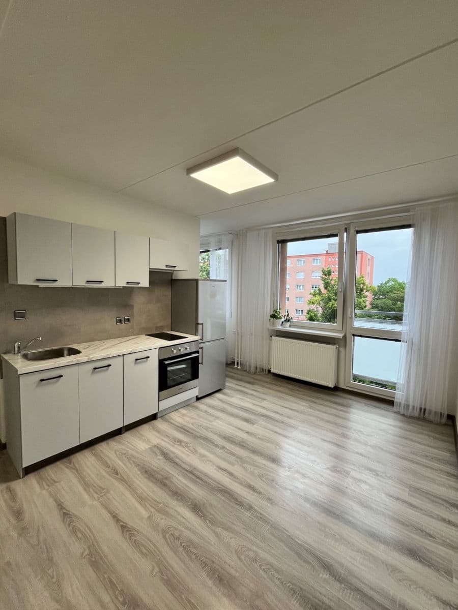 Pronájem bytu 1+1 26 m², Vitry, Kladno, Středočeský kraj Pronájem bytu 1+1 26 m², Vitry, Kladno, Středočeský kraj