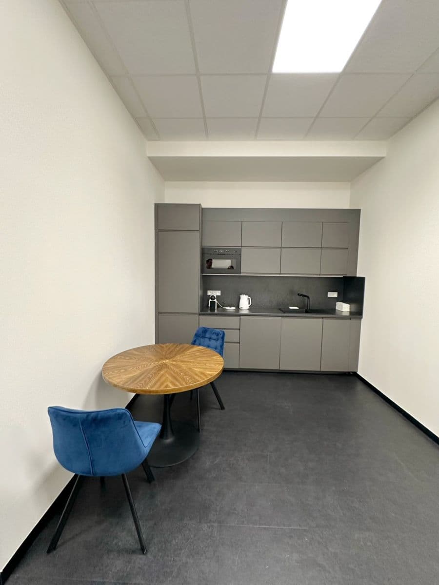 Pronájem kanceláře 35 m², Strakonická, Praha, Praha Pronájem kanceláře 35 m², Strakonická, Praha, Praha