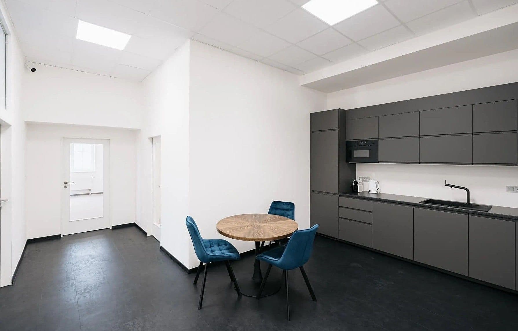 Pronájem kanceláře 35 m², Strakonická, Praha, Praha Pronájem kanceláře 35 m², Strakonická, Praha, Praha