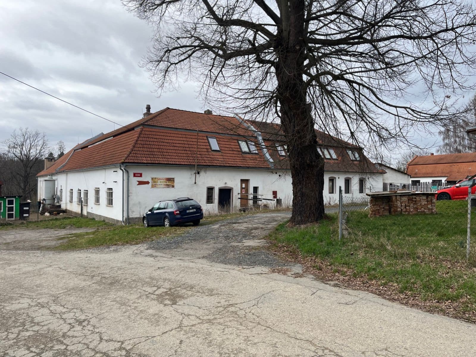 Prodej nebytového prostoru 6.257 m², Čechov, Vlašim, Středočeský kraj Prodej nebytového prostoru 6.257 m², Čechov, Vlašim, Středočeský kraj