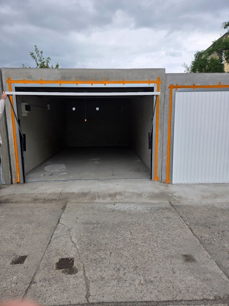 Pronájem garáže 19 m², J. B. Pecky, Prostějov, Olomoucký kraj Pronájem garáže 19 m², J. B. Pecky, Prostějov, Olomoucký kraj