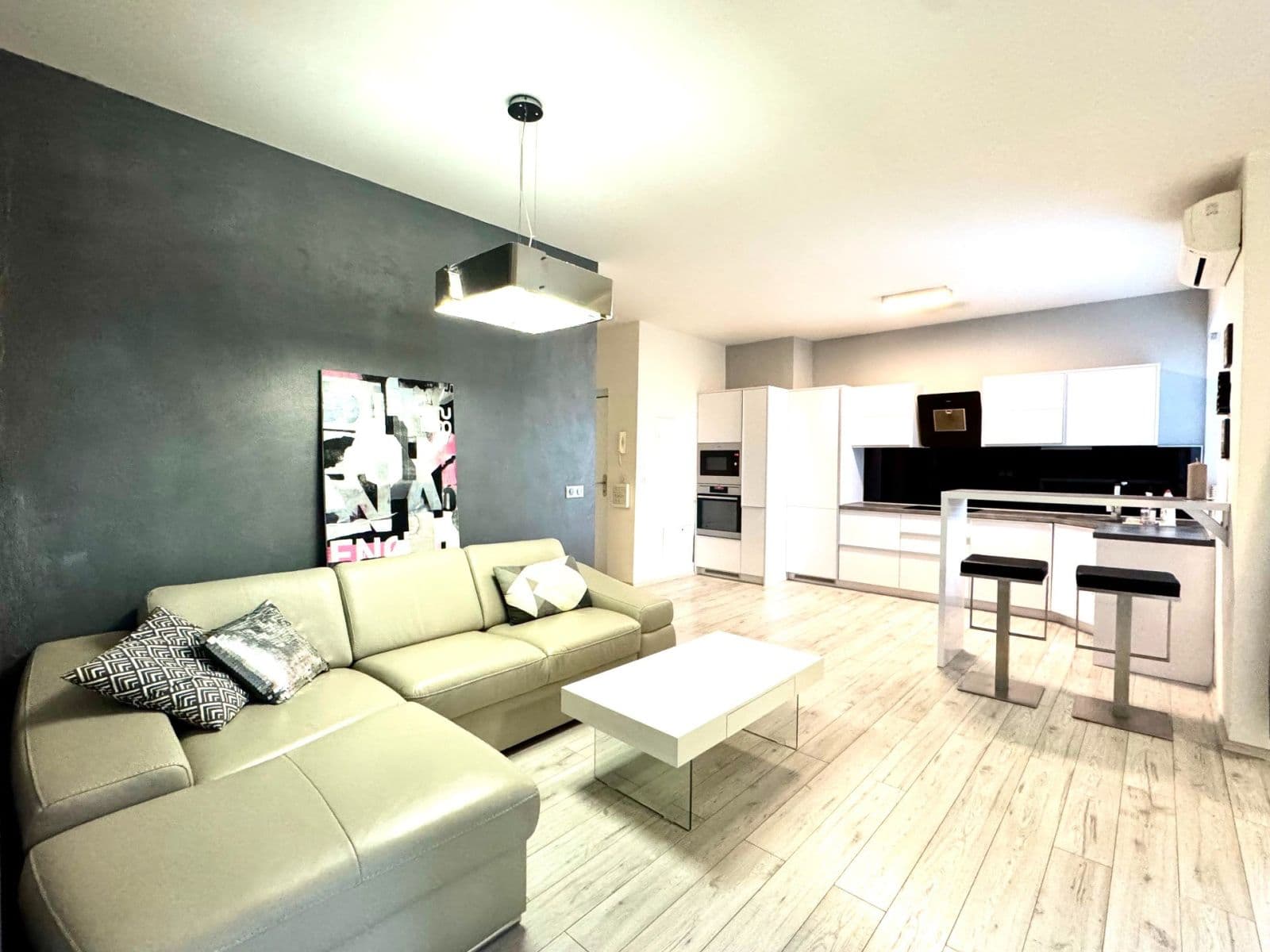 Pronájem bytu 3+1 71 m², Nové Mesto, Bratislavský kraj Pronájem bytu 3+1 71 m², Nové Mesto, Bratislavský kraj