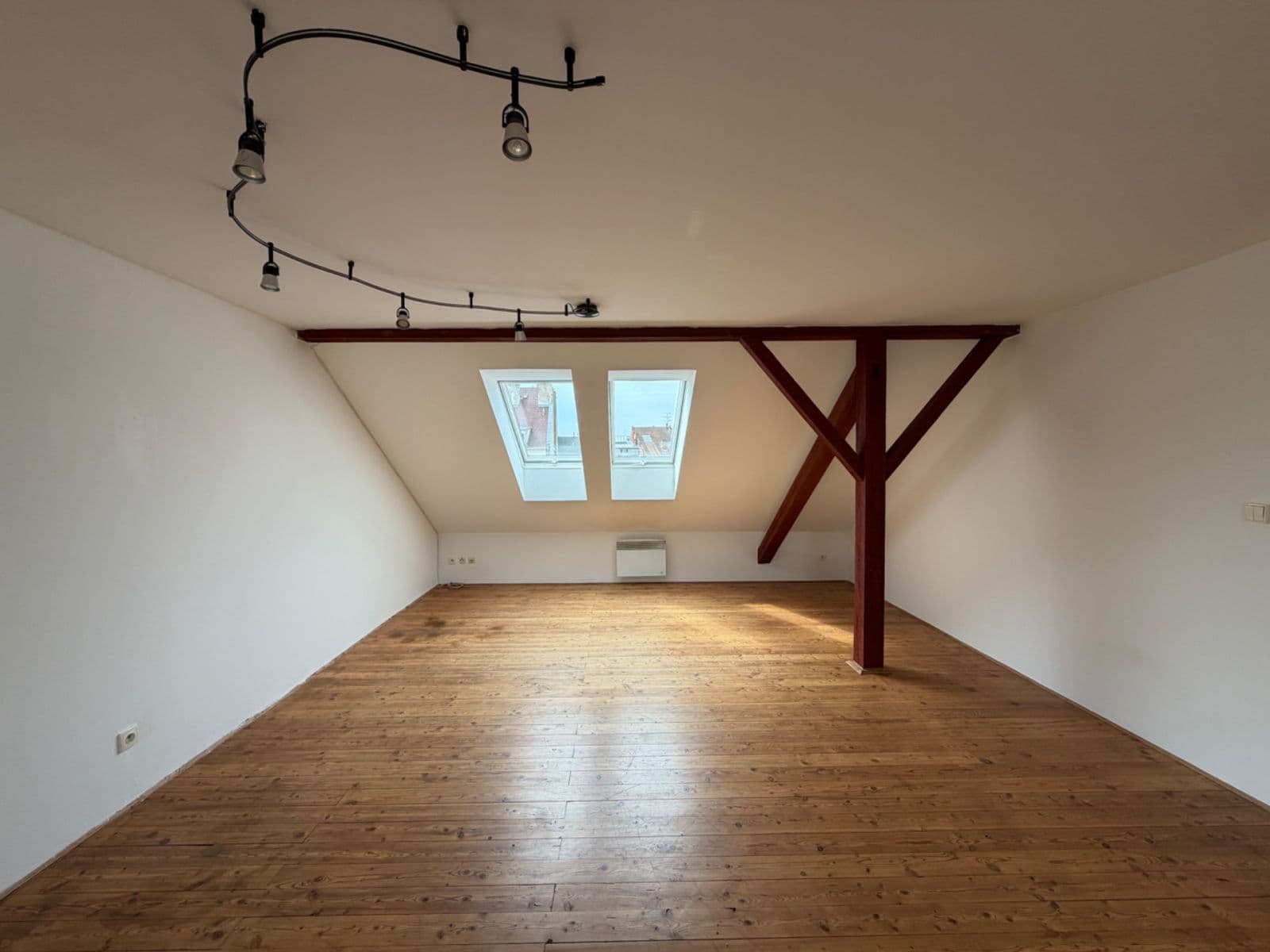 Pronájem nebytového prostoru 72 m², Dvořákova, Vyškov, Jihomoravský kraj Pronájem nebytového prostoru 72 m², Dvořákova, Vyškov, Jihomoravský kraj